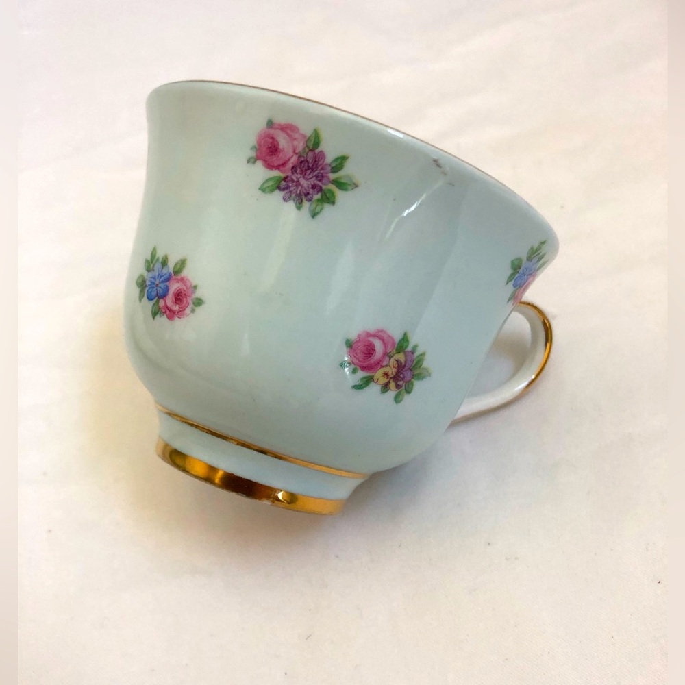 Colclough China Tea Cup Saucer Sky Blue Scattered Floral Buds Gold Edge England - Picture 10 of 15